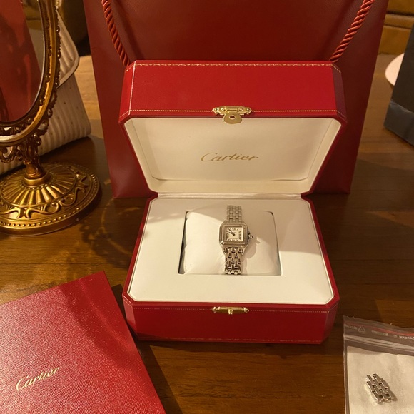 Cartier panther small watch. Like new condition includes everything! - Picture 2 of 15